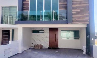 HERMOSA CASA EN VENTA LOMAS DEL VALLE