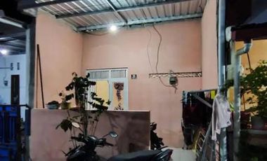 Dijual Rumah Mungil Siap Huni Harga Kost-kostan di Cemani Grogol