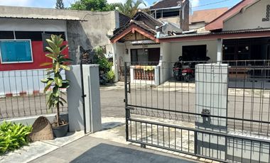 Rumah 5kamar Siap huni dekat Stadion manahan Banjarsari Solo