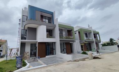Dijual rumah mewah 3 lantai dalam komplek mewah lokasi Demang Lebar Daun Palembang