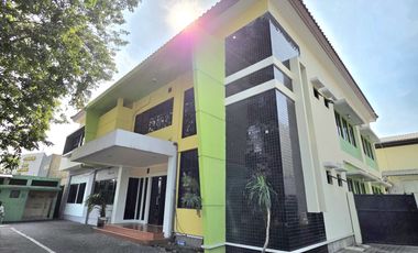 Disewakan / Dijual  Gedung Kantor Premium siap huni di Margorejo, Surabaya