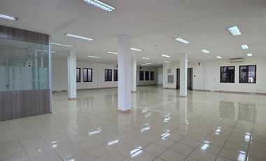 Disewakan / Dijual  Gedung Kantor Premium siap huni di Margorejo, Surabaya