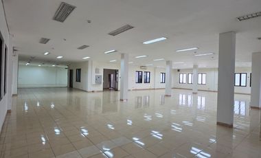 Disewakan / Dijual  Gedung Kantor Premium siap huni di Margorejo, Surabaya