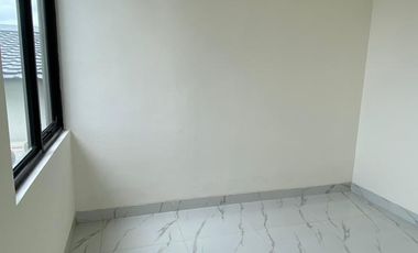 Rumah Baru 2 Lantai Tepi Danau Area Bebas Banjir dan Sudah Dilengkapi Full Smart Home, DP 0% Cicilan Mulai 4 Jutaan, Akses Lokasi Strategis 5 Menit dari Pintu Tol JORR di Bekasi - Free PPN & Bebas Biaya Biaya