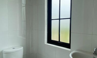 Rumah Baru 2 Lantai Tepi Danau Area Bebas Banjir dan Sudah Dilengkapi Full Smart Home, DP 0% Cicilan Mulai 4 Jutaan, Akses Lokasi Strategis 5 Menit dari Pintu Tol JORR di Bekasi - Free PPN & Bebas Biaya Biaya