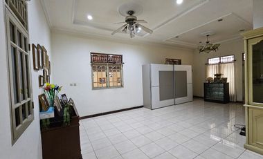 Rumah di Grogol Petamburan Berada di Tengah Kota, Cocok Utk Kost Menengah ke Atas S254