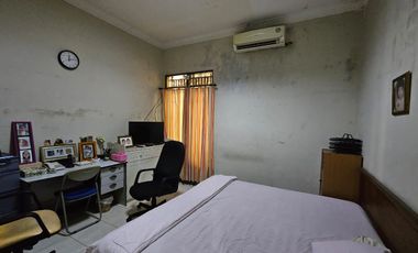 Rumah di Grogol Petamburan Berada di Tengah Kota, Cocok Utk Kost Menengah ke Atas S254
