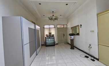 Rumah di Grogol Petamburan Berada di Tengah Kota, Cocok Utk Kost Menengah ke Atas S254