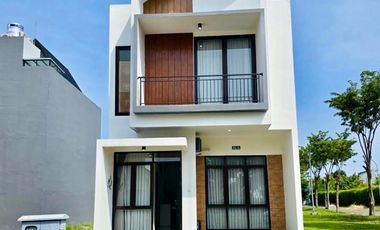 Rumah disewakan di Pakuwon City, RW 03, Kejawen Putih Tambak, Mulyorejo, Surabaya, Jawa Timur