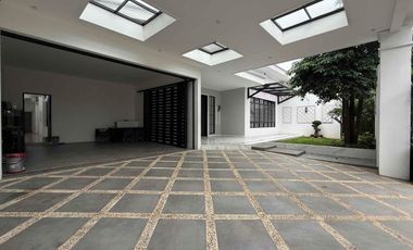 Rumah Sultan Termewah Pinggir Jalan Cilandak, Jakarta Selatan