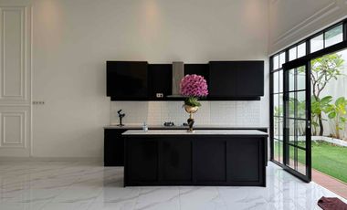 Rumah Sultan Termewah Pinggir Jalan Cilandak, Jakarta Selatan