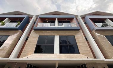 Rumah Siaphuni Di Cilandak 3,5 Lantai Konsep Scandinavian Cilandak, Jakarta Selatan