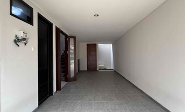 Rumah Siaphuni Di Cilandak 3,5 Lantai Konsep Scandinavian Cilandak, Jakarta Selatan