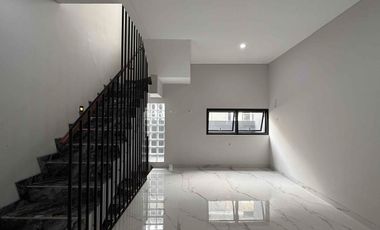 Rumah Siaphuni Di Cilandak 3,5 Lantai Konsep Scandinavian Cilandak, Jakarta Selatan