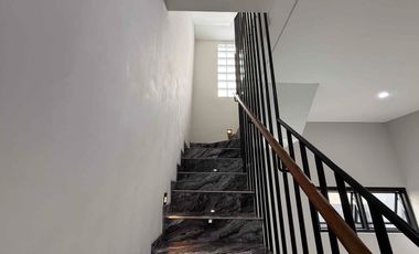 Rumah Siaphuni Di Cilandak 3,5 Lantai Konsep Scandinavian Cilandak, Jakarta Selatan