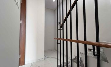 Rumah Siaphuni Di Cilandak 3,5 Lantai Konsep Scandinavian Cilandak, Jakarta Selatan