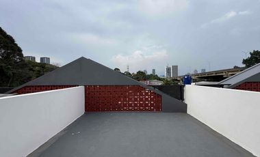 Rumah Siaphuni Di Cilandak 3,5 Lantai Konsep Scandinavian Cilandak, Jakarta Selatan