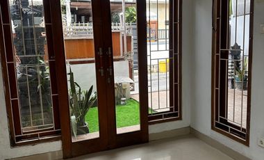 FOR SALE MINIMALIST HOUSE IN A RESIDENTIAL AND STRATEGIC AREA IN WEST DENPASAR
