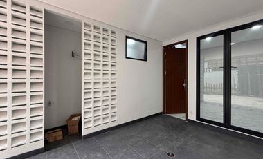 Rumah Siaphuni 2 Lantai Konsep Scandinavian di Cilandak, Jakarta Selatan – Desain Modern Seperti Apartemen