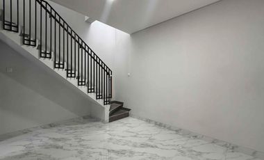 Rumah Siaphuni 2 Lantai Konsep Scandinavian di Cilandak, Jakarta Selatan – Desain Modern Seperti Apartemen