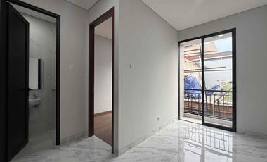 Rumah Siaphuni 2 Lantai Konsep Scandinavian di Cilandak, Jakarta Selatan – Desain Modern Seperti Apartemen