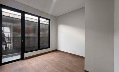 Rumah Siaphuni 2 Lantai Konsep Scandinavian di Cilandak, Jakarta Selatan – Desain Modern Seperti Apartemen