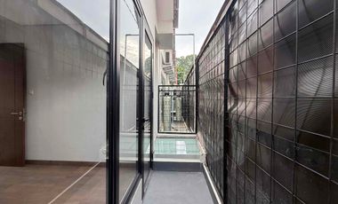 Rumah Siaphuni 2 Lantai Konsep Scandinavian di Cilandak, Jakarta Selatan – Desain Modern Seperti Apartemen