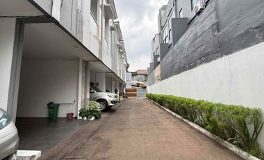 Di Sewakan Rumah 2 Lantai Compact di Cilandak, Jakarta Selatan – Hunian Ideal untuk Pasangan Muda