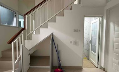 Di Sewakan Rumah 2 Lantai Compact di Cilandak, Jakarta Selatan – Hunian Ideal untuk Pasangan Muda