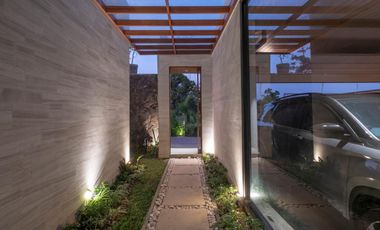 VILLA LUXURY BIG GARDEN BIG POOL OCEAN VIEW LOKASI STARTEGIS SANUR