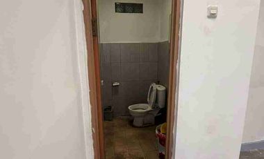 DISEWAKAN RUKO GANDENG LUAS DI JALAN AKSES UI DEPOK