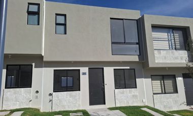 RENTA DE BONITA CASA EN RESIDENCIAL ZARU