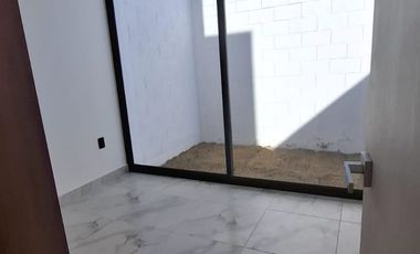 RENTA DE BONITA CASA EN RESIDENCIAL ZARU