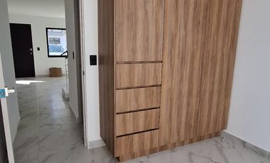 RENTA DE BONITA CASA EN RESIDENCIAL ZARU