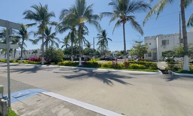 Casa amueblada en renta en Las Ceibas, 3 recamaras + 2 baños, largo plazo