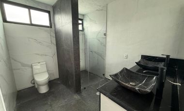 VENTA DE CASA CON ALBERCA PRIVADA EN EXCLUSIVO RESIDENCIAL EN CUAUTLA, MOR.