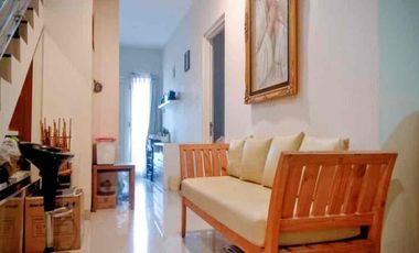 Manyar one gate dkt Klampis Wisma Mukti