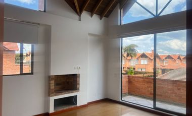 ARRIENDO EXCELENTE CASA VILLA NATURA CAJICA CUNDINAMARCA COLOMBIA.