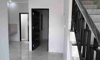 5 Menit LRT Ciracas, Rumah 2 Lantai du Jakarta dibawah 1 M, Strategis, Mewah, Murah, SHM