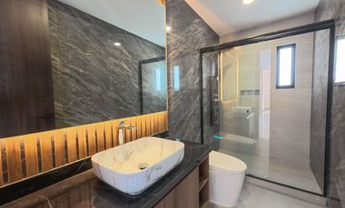 CASA EN VENTA LOMAS DE ANGELPOLIS ZONA CASCATTA I