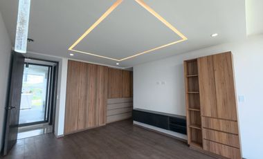 CASA EN VENTA LOMAS DE ANGELPOLIS ZONA CASCATTA I