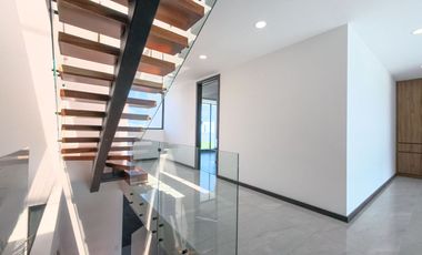 CASA EN VENTA LOMAS DE ANGELPOLIS ZONA CASCATTA I