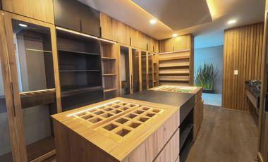 CASA EN VENTA LOMAS DE ANGELPOLIS ZONA CASCATTA I