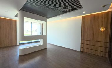 CASA EN VENTA LOMAS DE ANGELPOLIS ZONA CASCATTA I