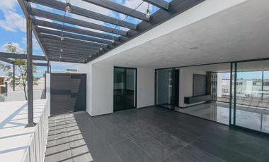 CASA EN VENTA LOMAS DE ANGELPOLIS ZONA CASCATTA I