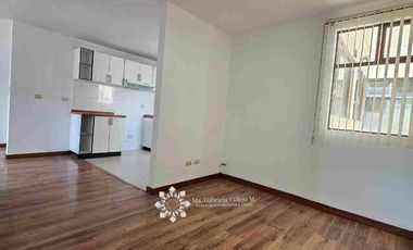 SE VENDE - AMPLIO Y LUMINOSO DEPARTAMENTO DE 3 DORMITORIOS,  EN NARANCAY a 2 minutos del Gran Aki, Control sur