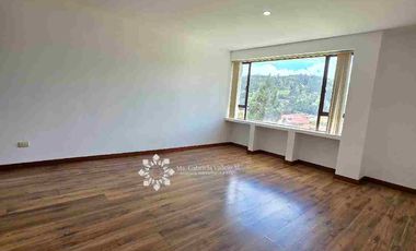 SE VENDE - AMPLIO Y LUMINOSO DEPARTAMENTO DE 3 DORMITORIOS,  EN NARANCAY a 2 minutos del Gran Aki, Control sur