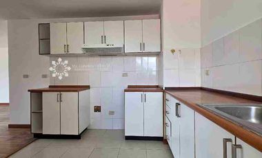 SE VENDE - AMPLIO Y LUMINOSO DEPARTAMENTO DE 3 DORMITORIOS,  EN NARANCAY a 2 minutos del Gran Aki, Control sur