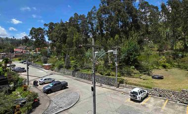 SE VENDE - AMPLIO Y LUMINOSO DEPARTAMENTO DE 3 DORMITORIOS,  EN NARANCAY a 2 minutos del Gran Aki, Control sur