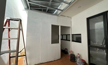 Dijual rumah depan kolam renang komplek Florista Garden Palembang